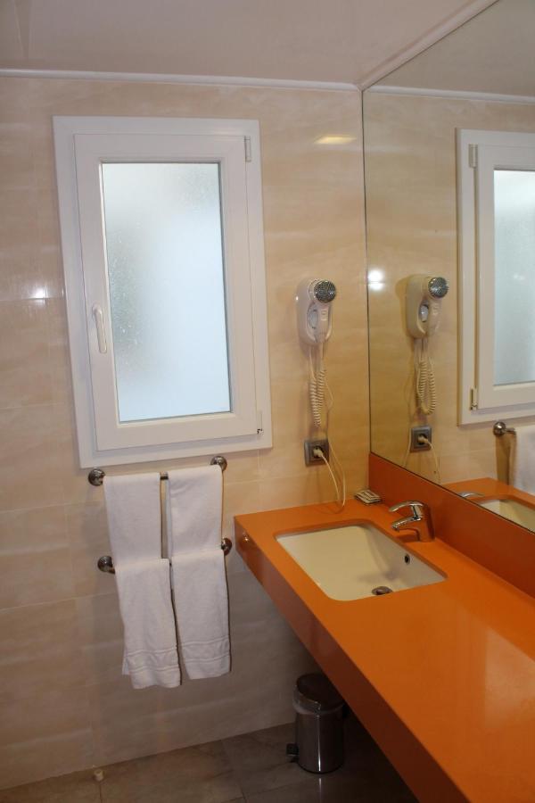Villa Betty Cala'N Blanes  Kültér fotó